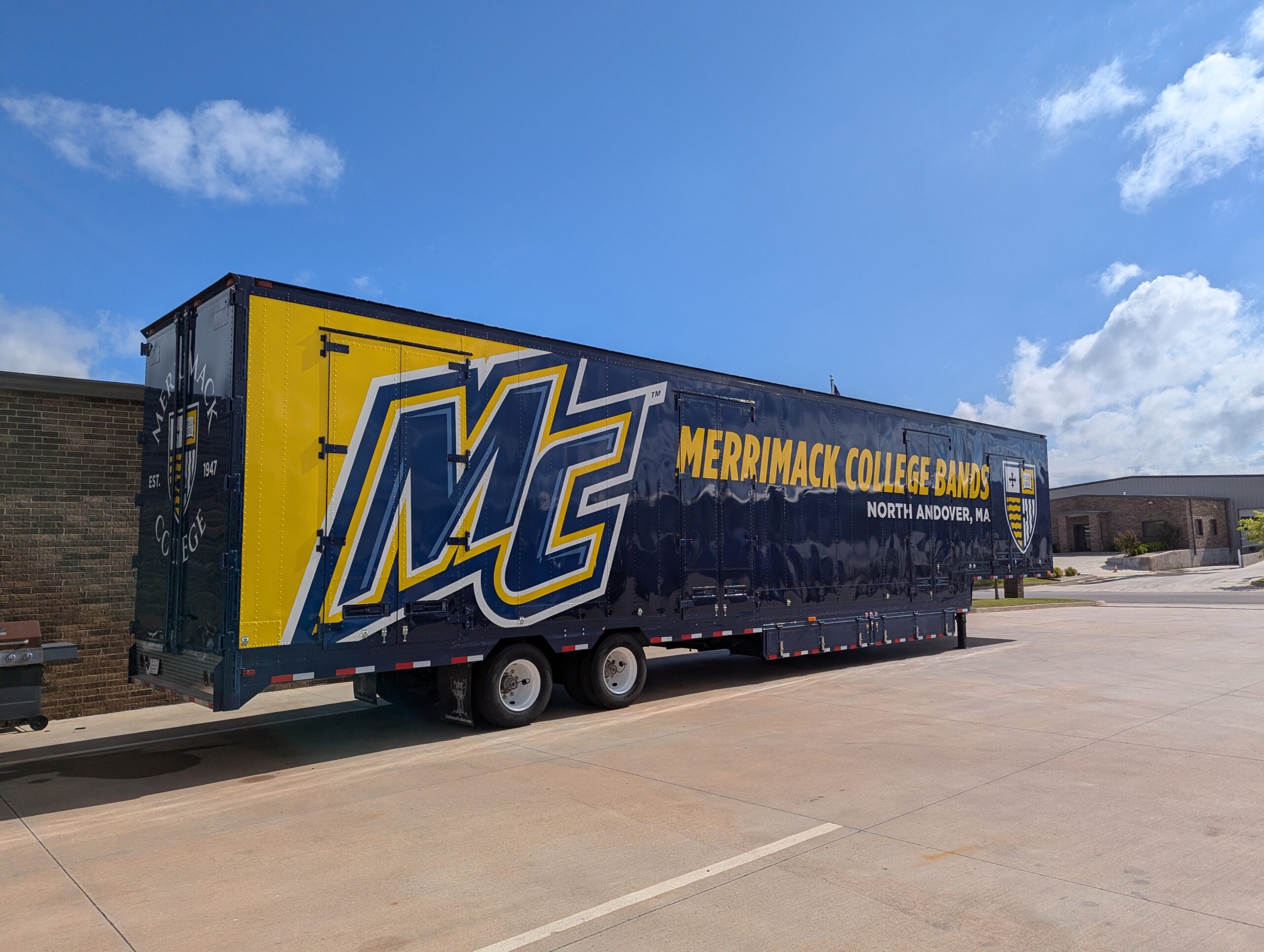 Semi Trailer Wrap installer, based in Edmond, Oklahoma